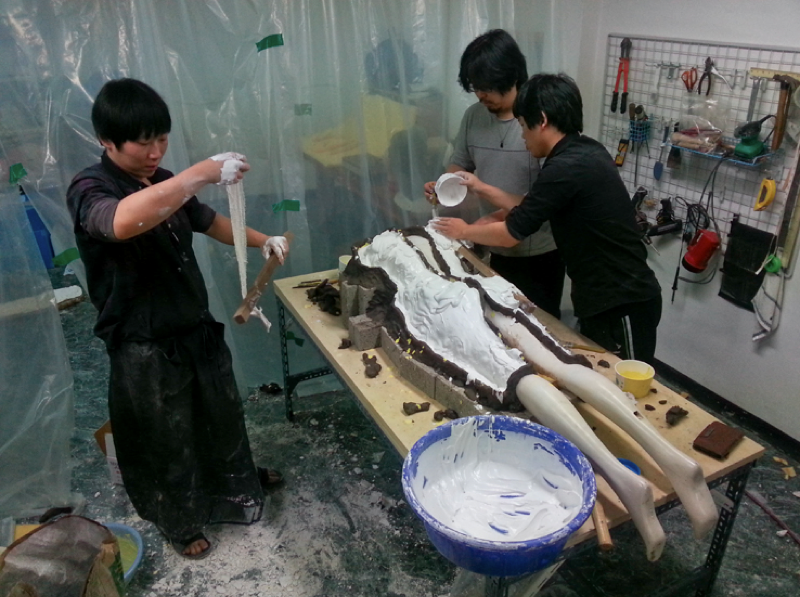 Illustration for article titled How To Make Incredible StarCraft CosplayÂ